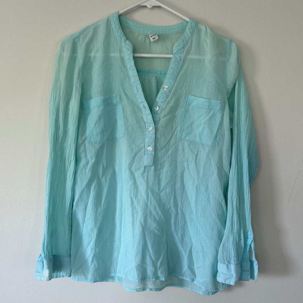 🌻Old Navy Mint Pull Over Button Up Shirt